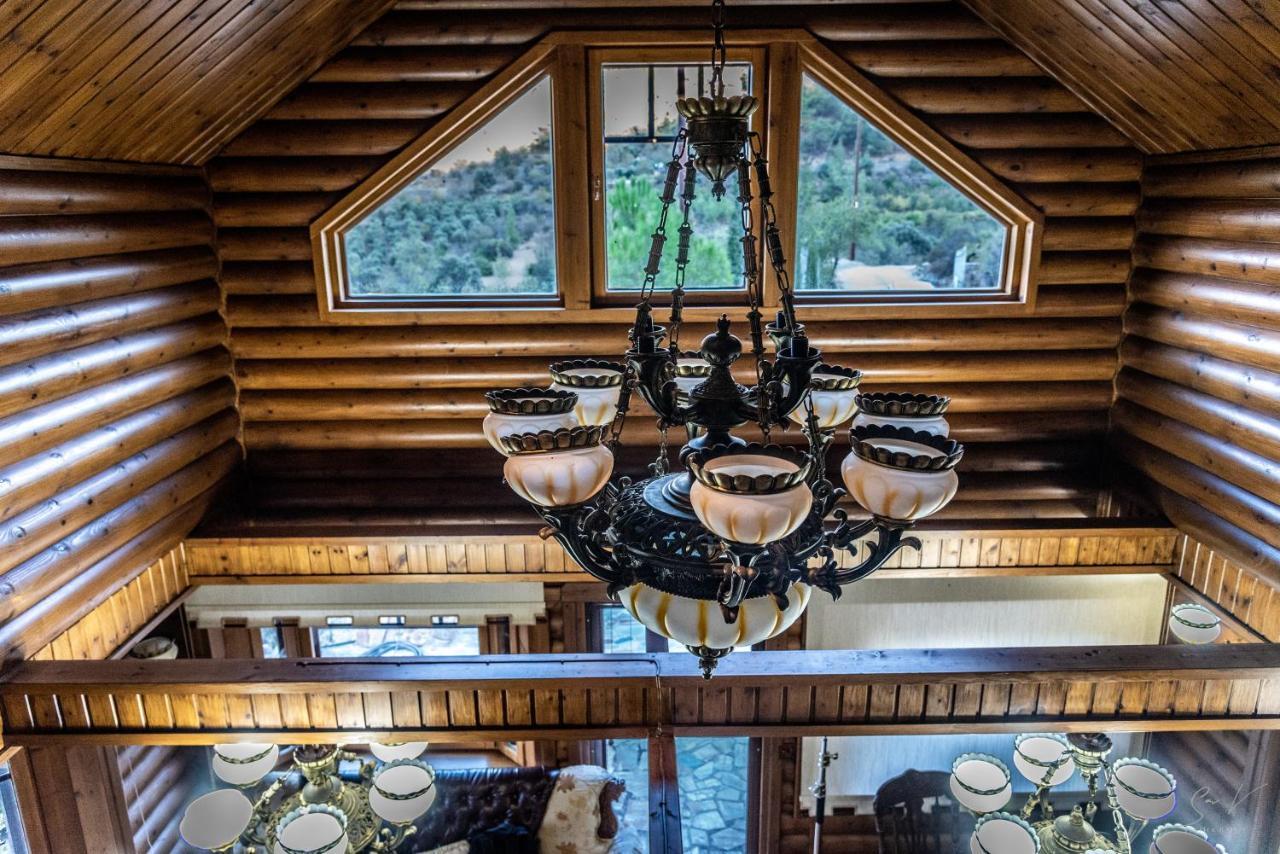 *2 Bdr Log House /Mountains/Queen Bed/Fireplace Gourri Exterior foto