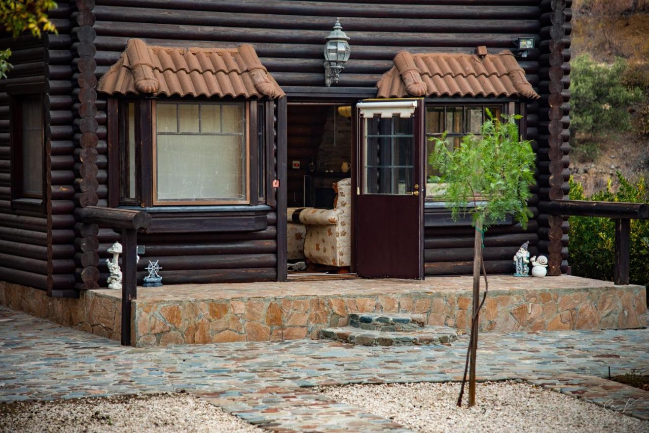 *2 Bdr Log House /Mountains/Queen Bed/Fireplace Gourri Exterior foto