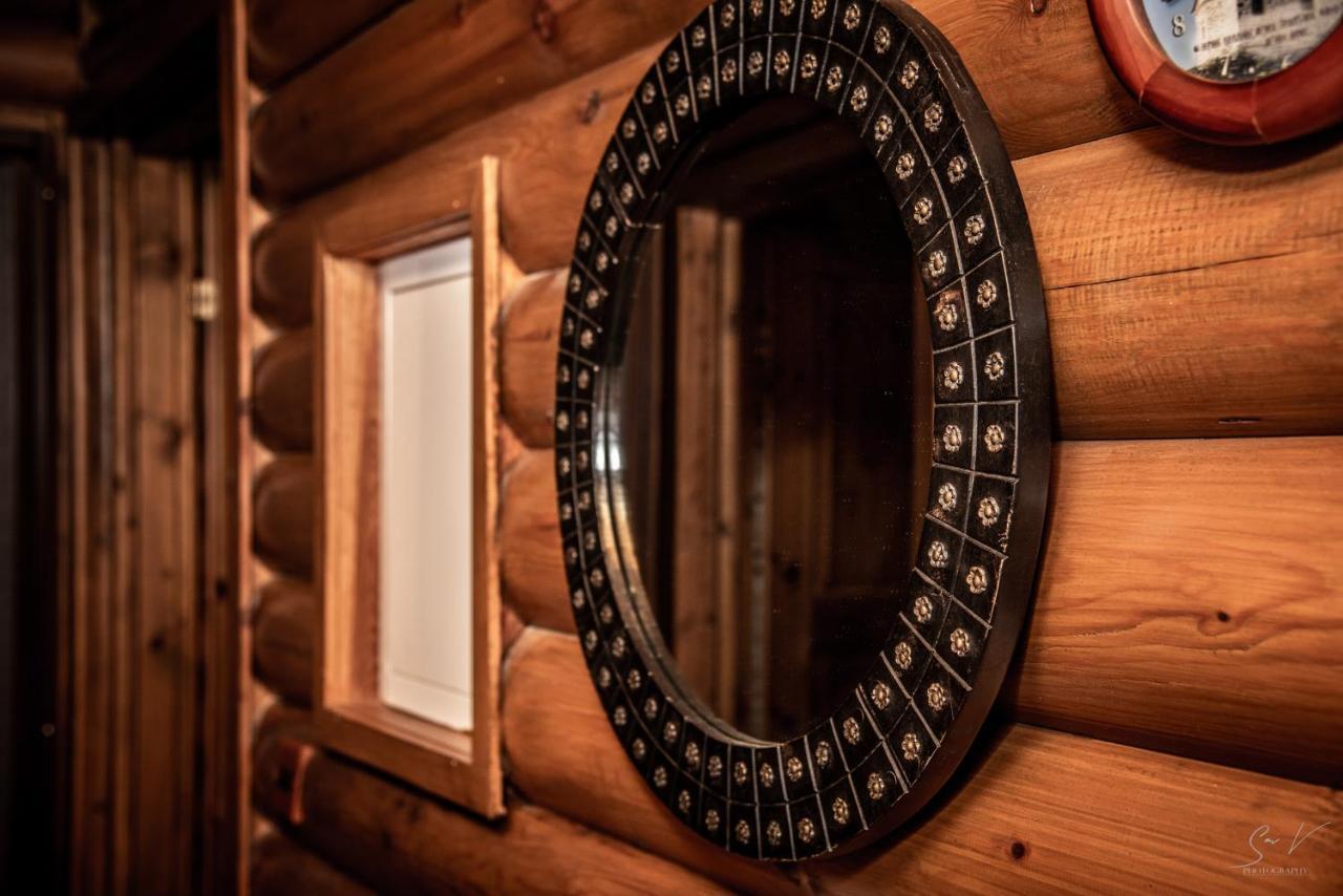 *2 Bdr Log House /Mountains/Queen Bed/Fireplace Gourri Exterior foto