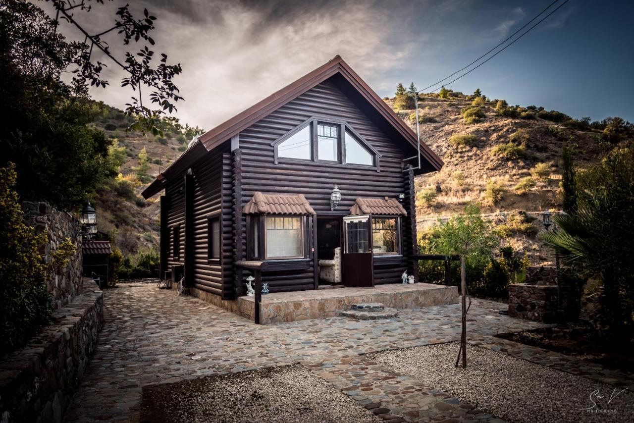 *2 Bdr Log House /Mountains/Queen Bed/Fireplace Gourri Exterior foto