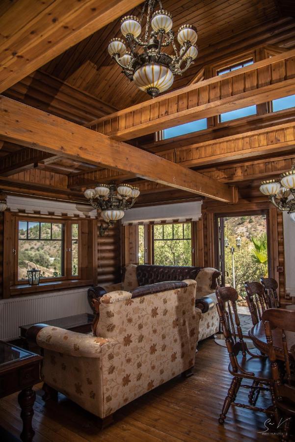 *2 Bdr Log House /Mountains/Queen Bed/Fireplace Gourri Exterior foto
